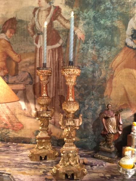 Paire de chandeliers en bois doré époque XVIII ème en bois doré