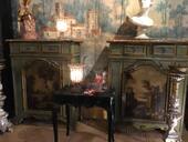 Paire de crédences italiennes XVIII ème ( paysage champêtre en décor sur les portes )