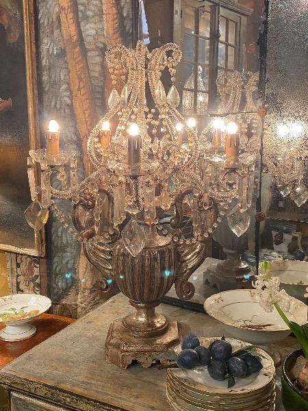 Paire de girandoles italiennes XX ème à 5 lumières dans le goût des tables royales