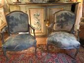 Paire de larges fauteuils d’époque Louis XV ( sud de la France ) 