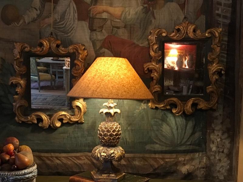 Paire de miroirs italiens XVIII ème cadre en papier mâché 