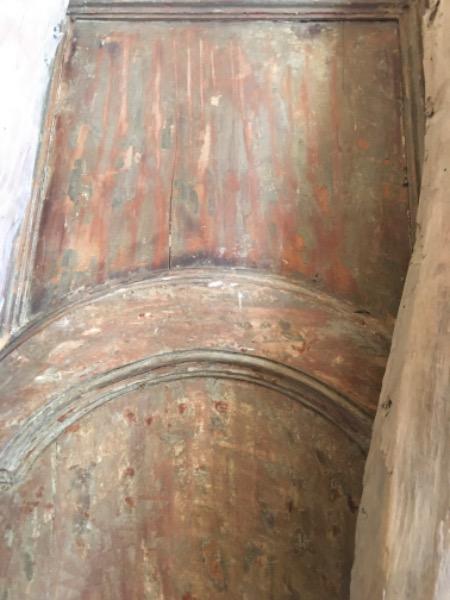 Paire de portes de boiserie italiennes peintes en bois sculpté XVIII ème 