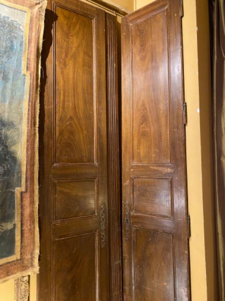 Paire de portes d’époque Louis XVI avec leurs ferrures d’époque 