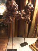 Paire de têtes d’anges 18 ème en bois naturel ( socles en métal )