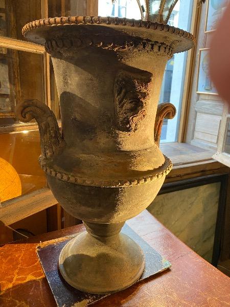 Paire de vases en terre cuite fin XIX ème ( belle patine )