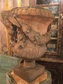 Paire de vasques en terre cuite ( intérieur en plomb ) d.´époque 18 ème - accidents et manque sur les têtes d´animaux