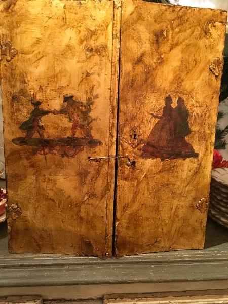 Petit cabinet vénitien, arte povera en partie XVIII ème, les tiroirs sont restaurés