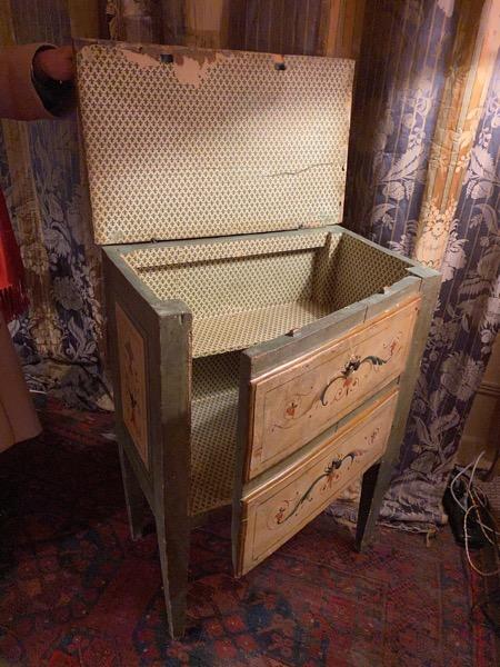 Petit meuble de charme napolitain XVIII ème dans sa couleur d’origine