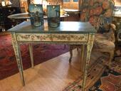 Petite table gênoise peinte fin XVIII ème avec un tiroir en ceinture