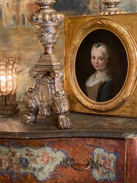 Portrait d’une jeune femme ( Ecole italienne du 18 ème ) cadre postérieur 