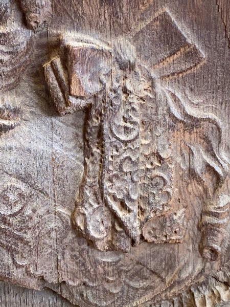 Profil en chêne - sculpture d’après un portrait de Louis XIV en marbre ( atelier de Pierre Puget )