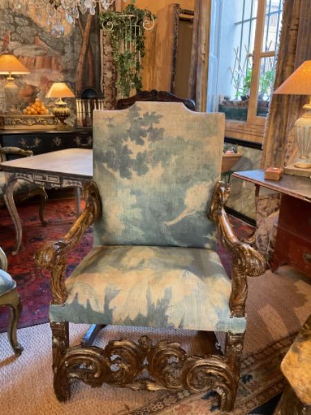 Siège d’apparat avec son tabouret ( italie 18 ème ) tissus de créateur 