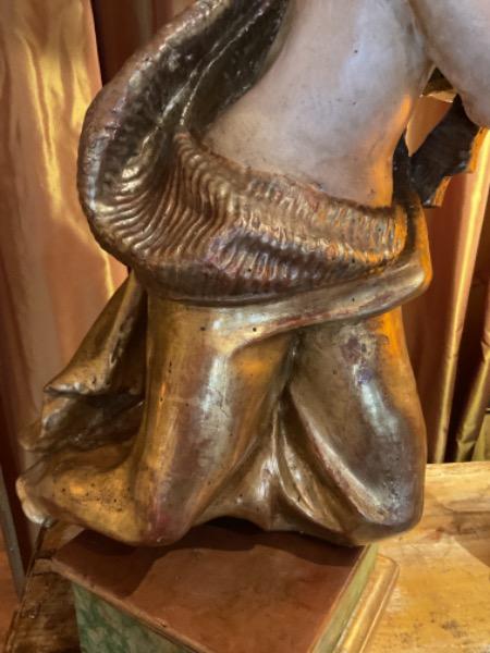 Statue en bois doré et polychrome d’époque XVIII ème 