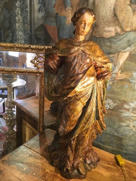 Statue en bois sculpté 18 ème ( restant de polychromie )