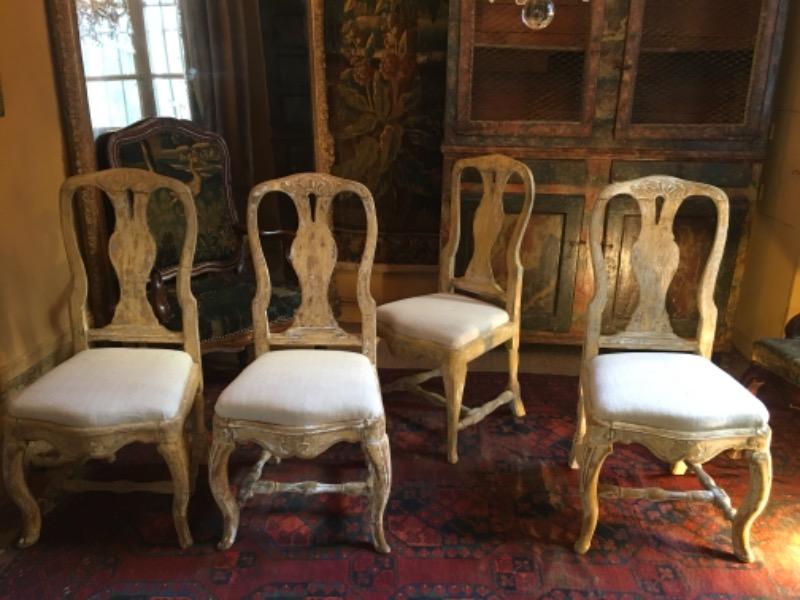 Suite de 4 chaises suédoises XVIII ème 
