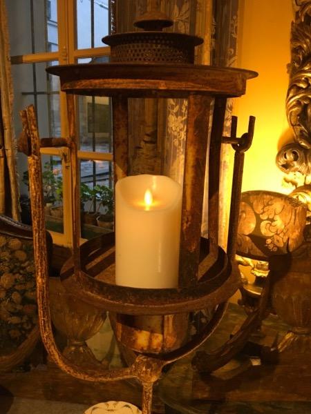 Suite de 4 lanternes en métal ( Florence ) début XX ème 