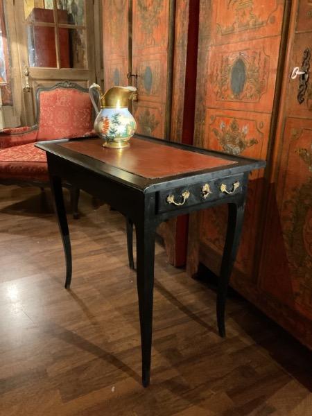 Table à écrire 18 ème laquée noire dessus cuir