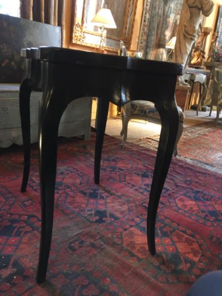 Table cabaret avec plateau amovible laquée noire ( maison Jansen ? ) xx ème