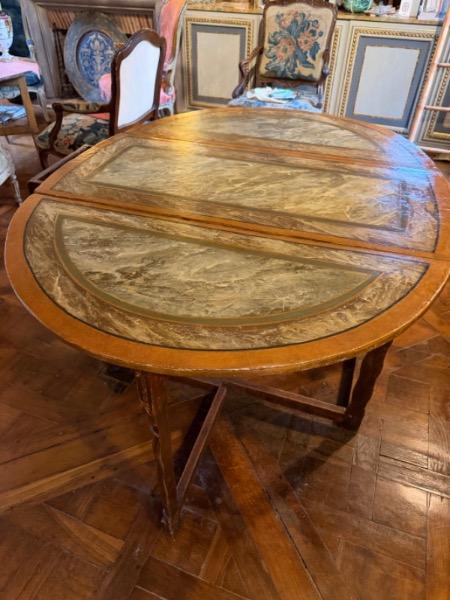 Table italienne ovale 18 ème peinte faux-marbre à abattants