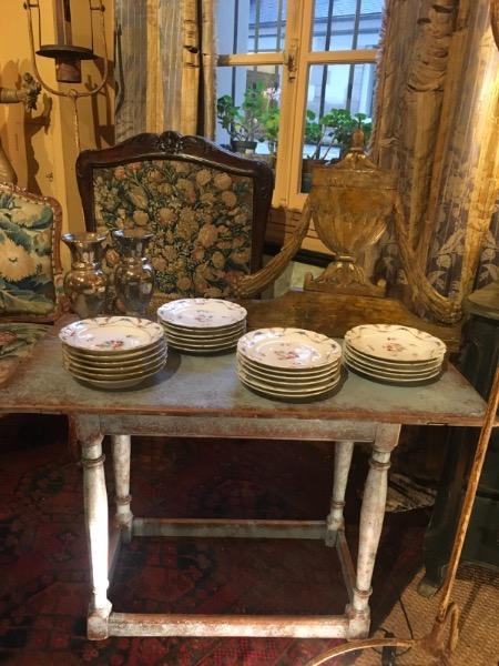 Table suédoise peinte fin XVIII ème 